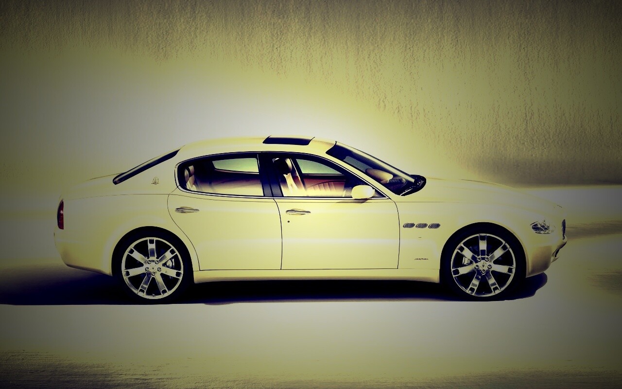 Maserati Quattroporte сбоку обои