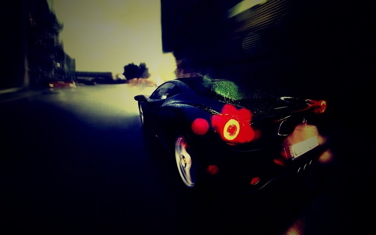 Ferrari под дождем обои