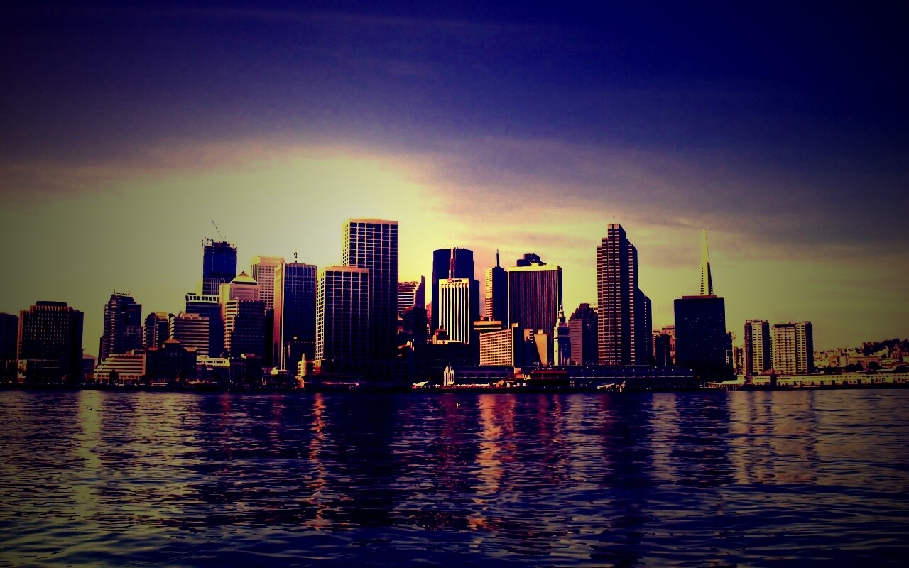Небоскребы на береговой линии обои
