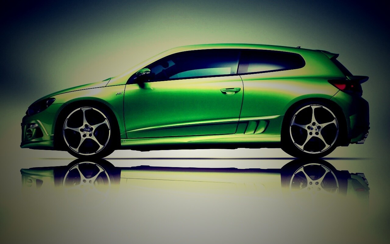 Зелёный трёхдверный хэтчбек обои