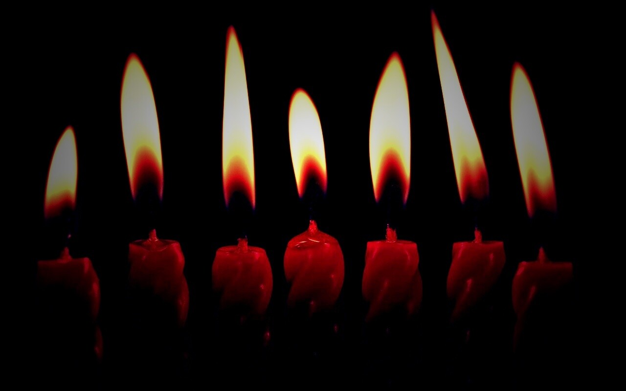 Красные свечи обои