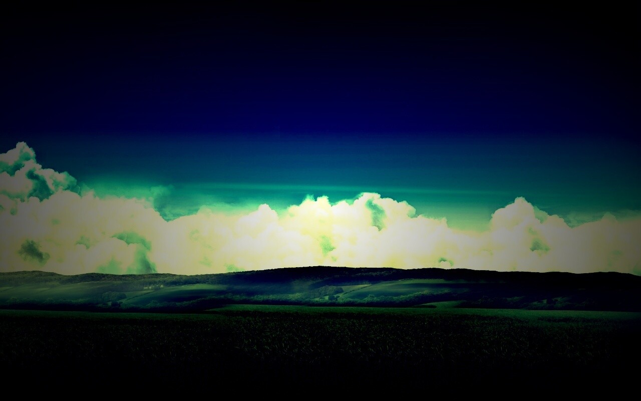 Облака у самой земли обои