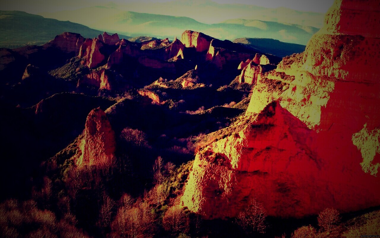 Скалы на рассвете обои