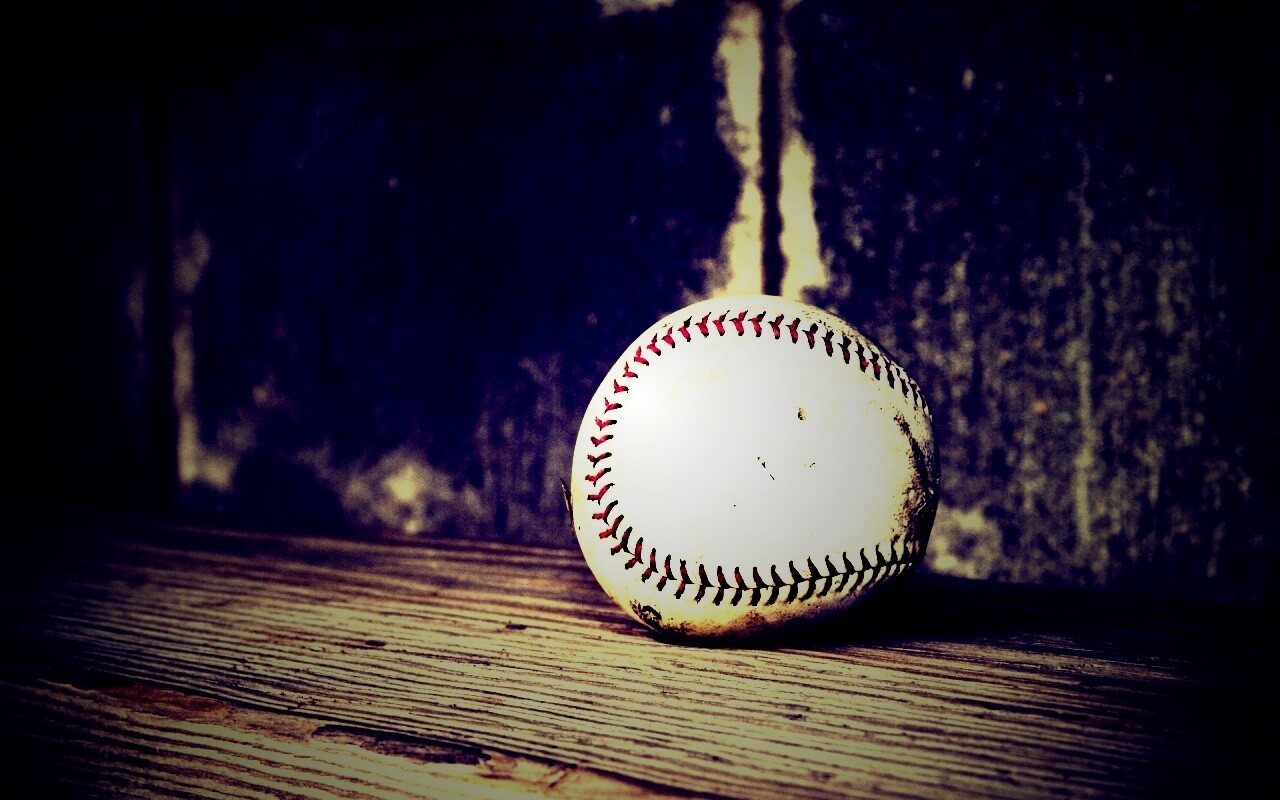 Старый бейсбольный мяч обои
