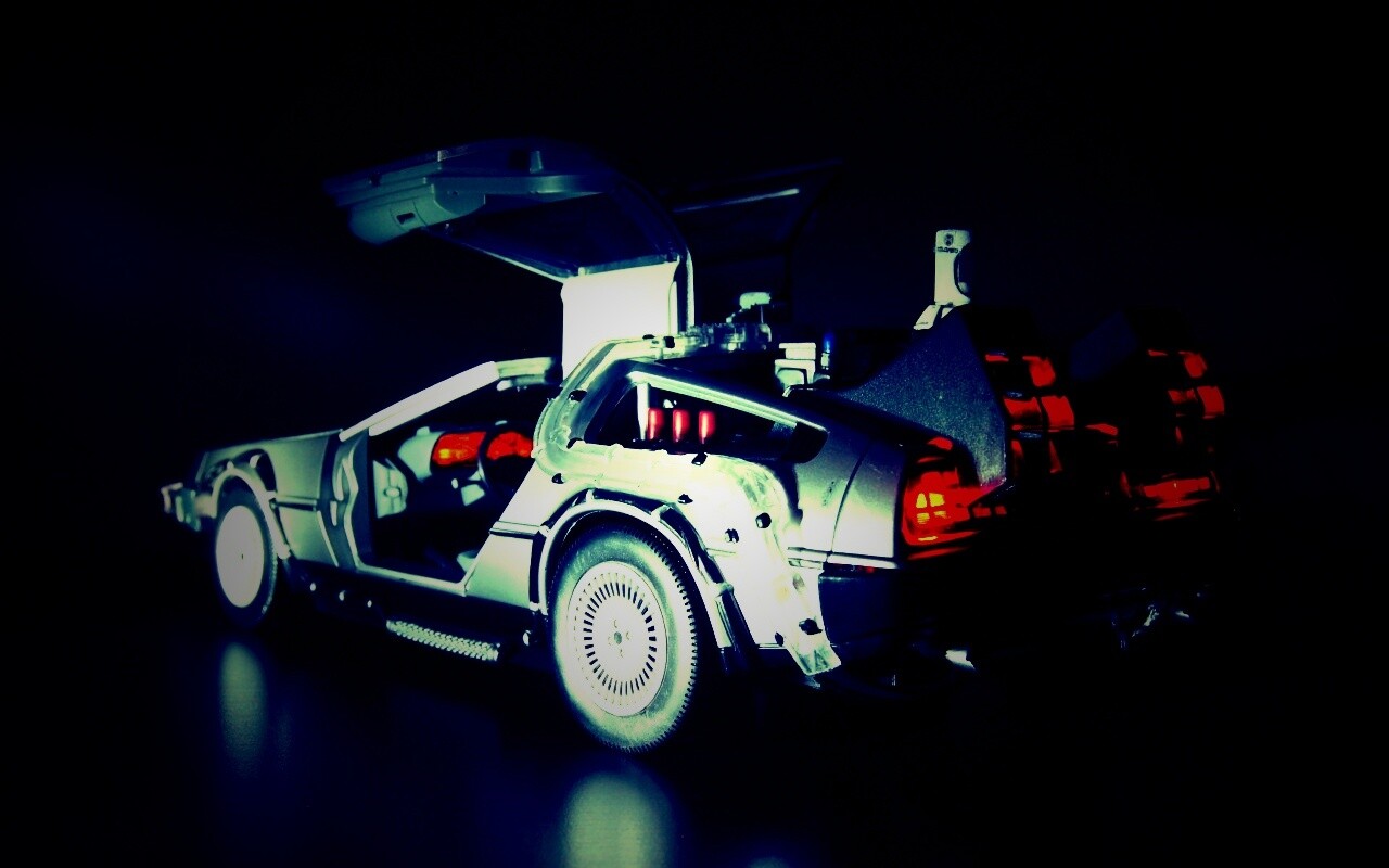 Фигурка делореана обои