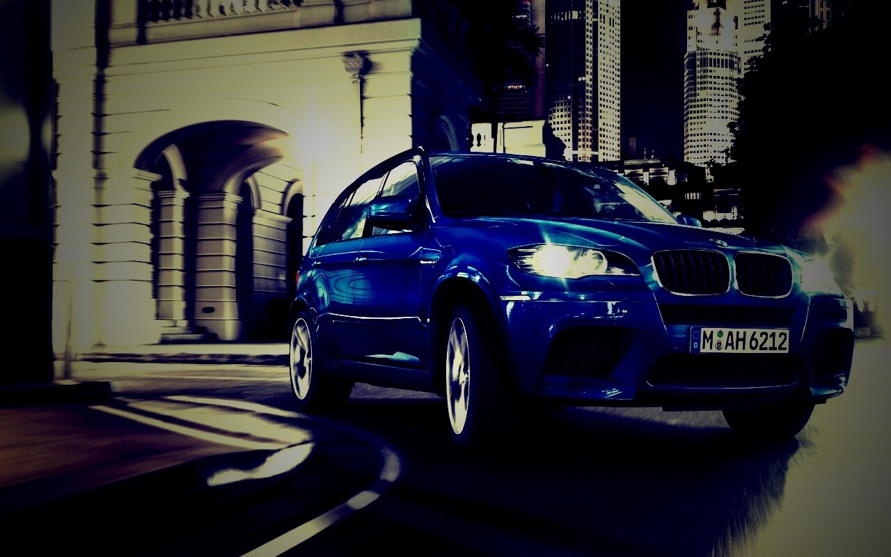 Синий кроссовер BMW обои