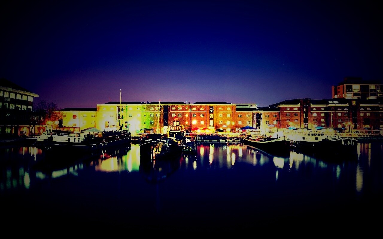 Корабли на спокойной воде обои