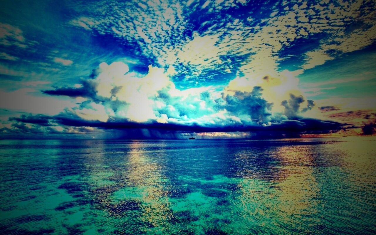 Тучи над морем обои