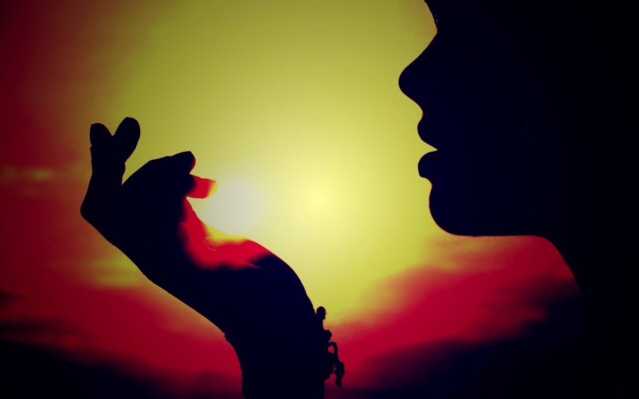 Солнце в ладони обои