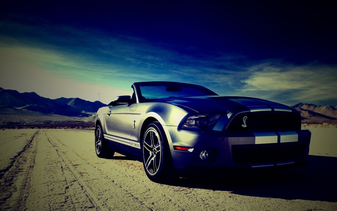 Ford Mustang на фоне гор обои