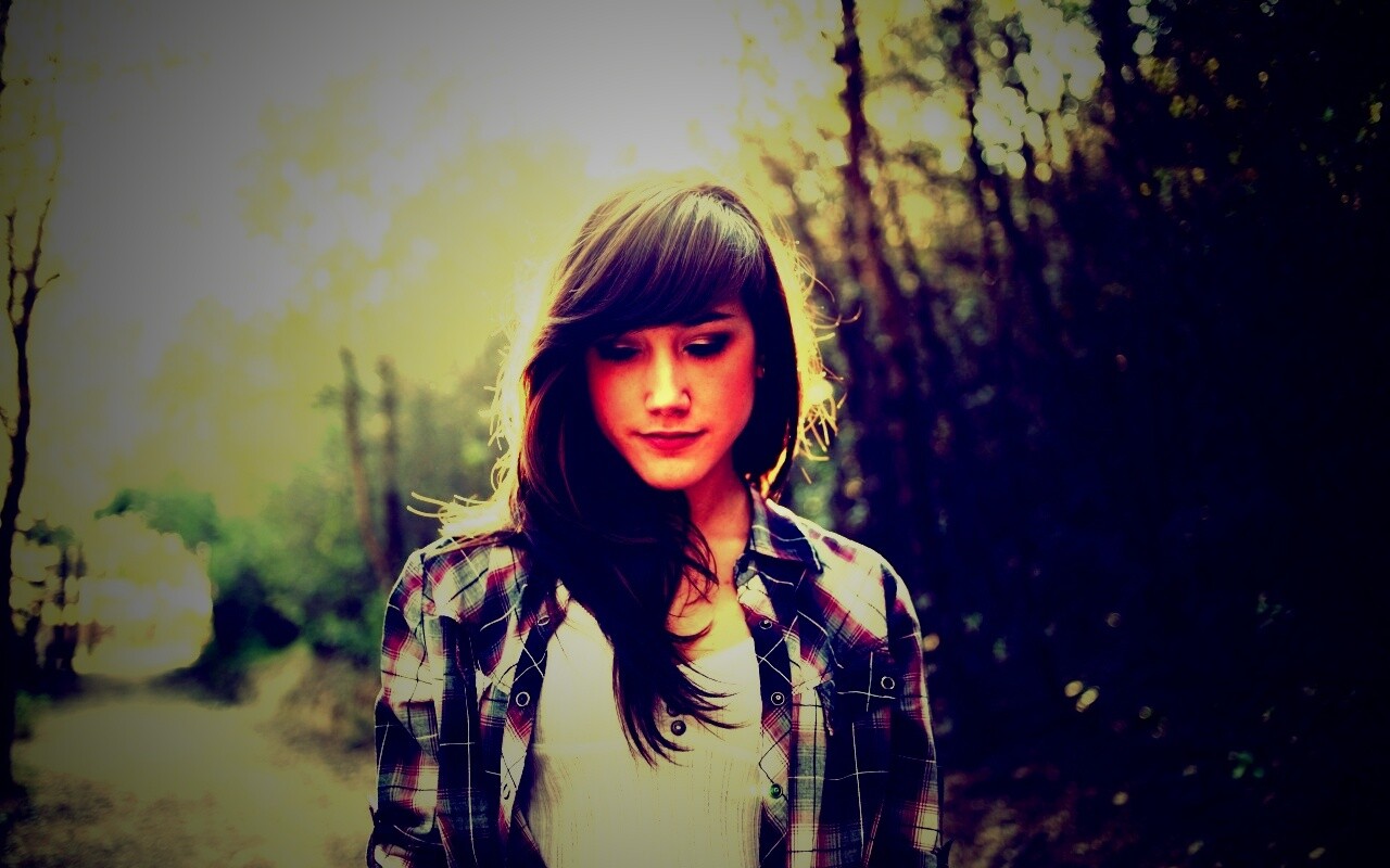 Девушка в парке обои