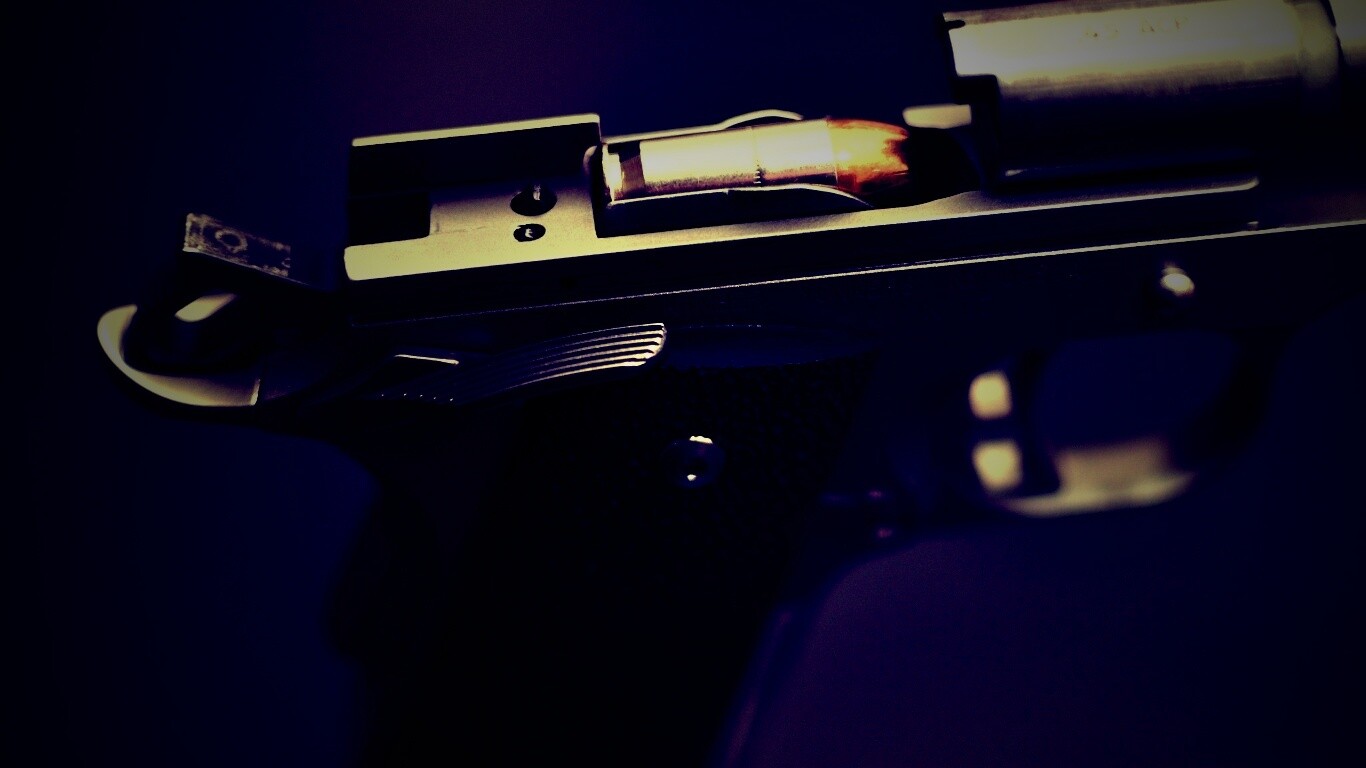 Разобранный пистолет обои