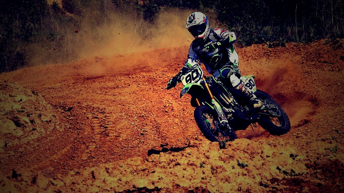 На мототреке обои