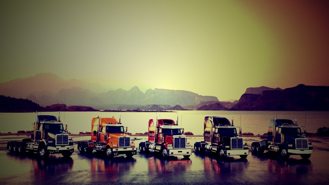 Тягачи на фоне озера обои