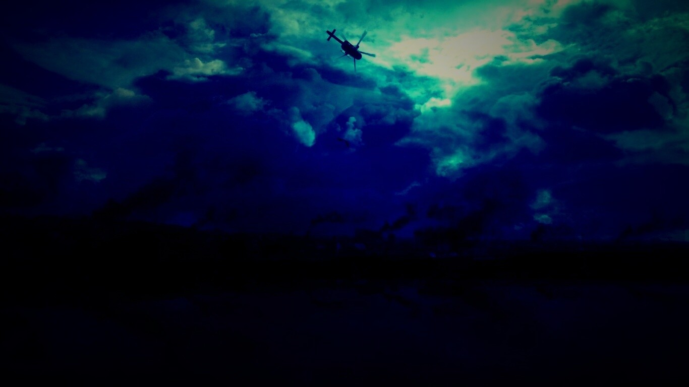 Дымящий город обои