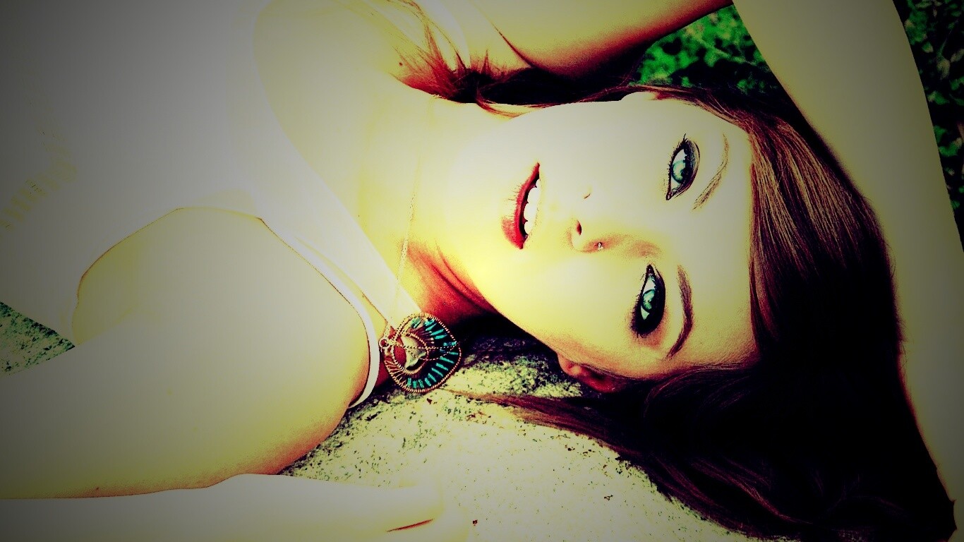 Глаза цвета моря обои