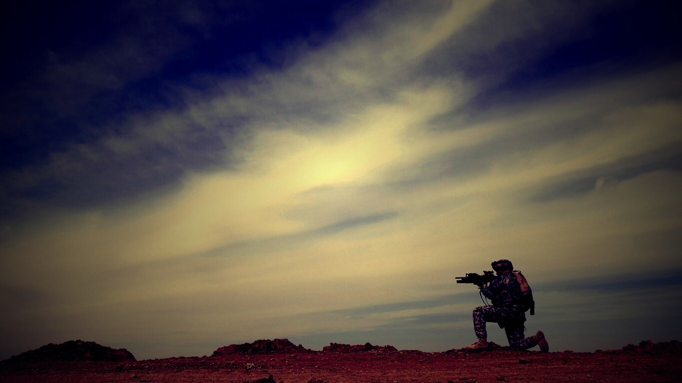 Стрельба с колена обои