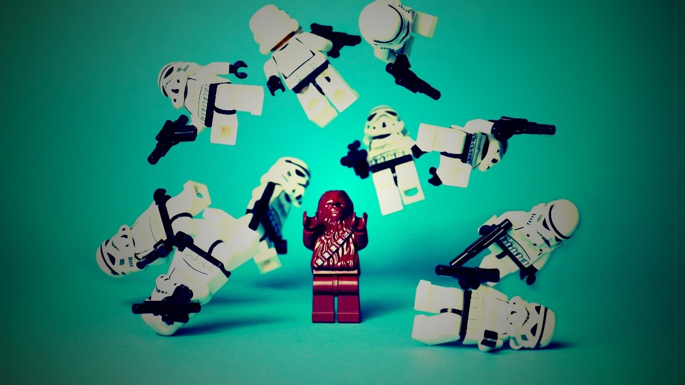 Чубака раскидывает имперских штурмовиков обои