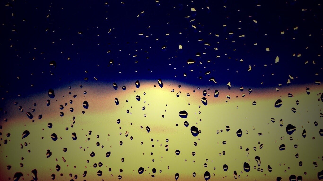Капли на стекле обои