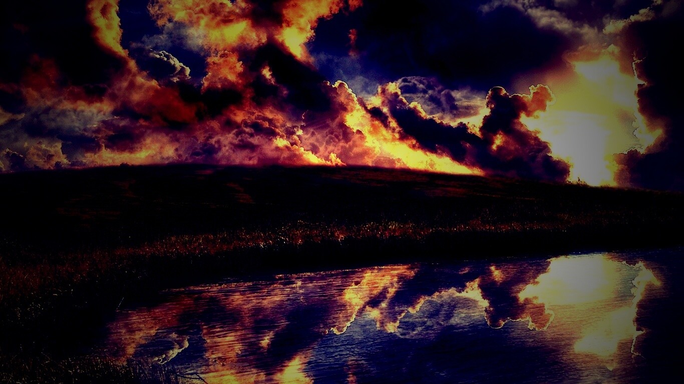 Тучи над лугом обои