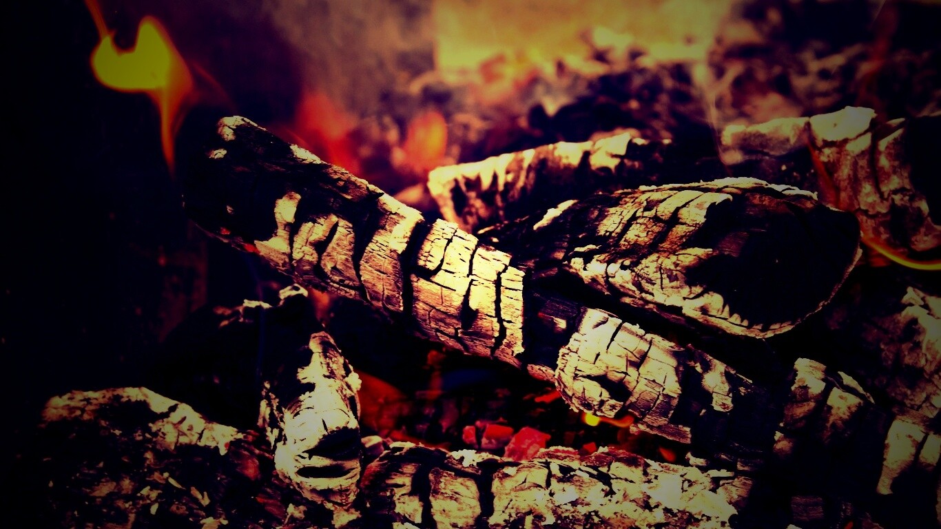 Пылающие дрова обои