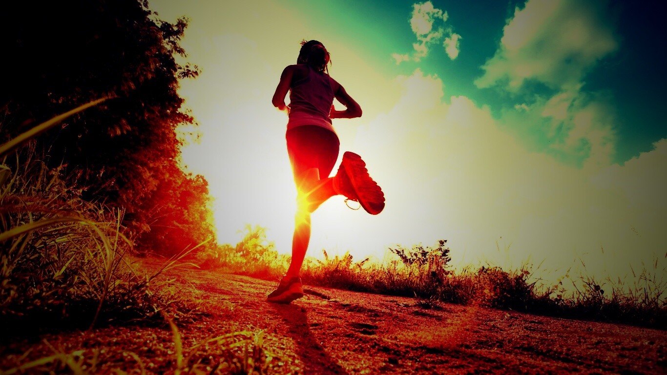 Девушка на пробежке обои