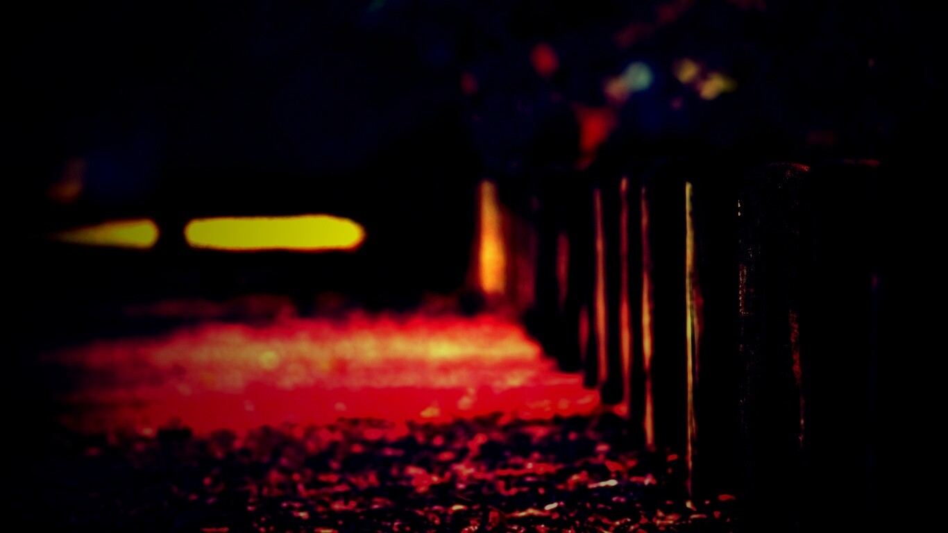 Аллея усеянная листвой обои