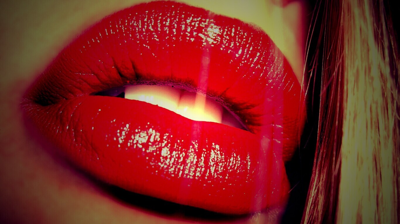 Сочные губы обои