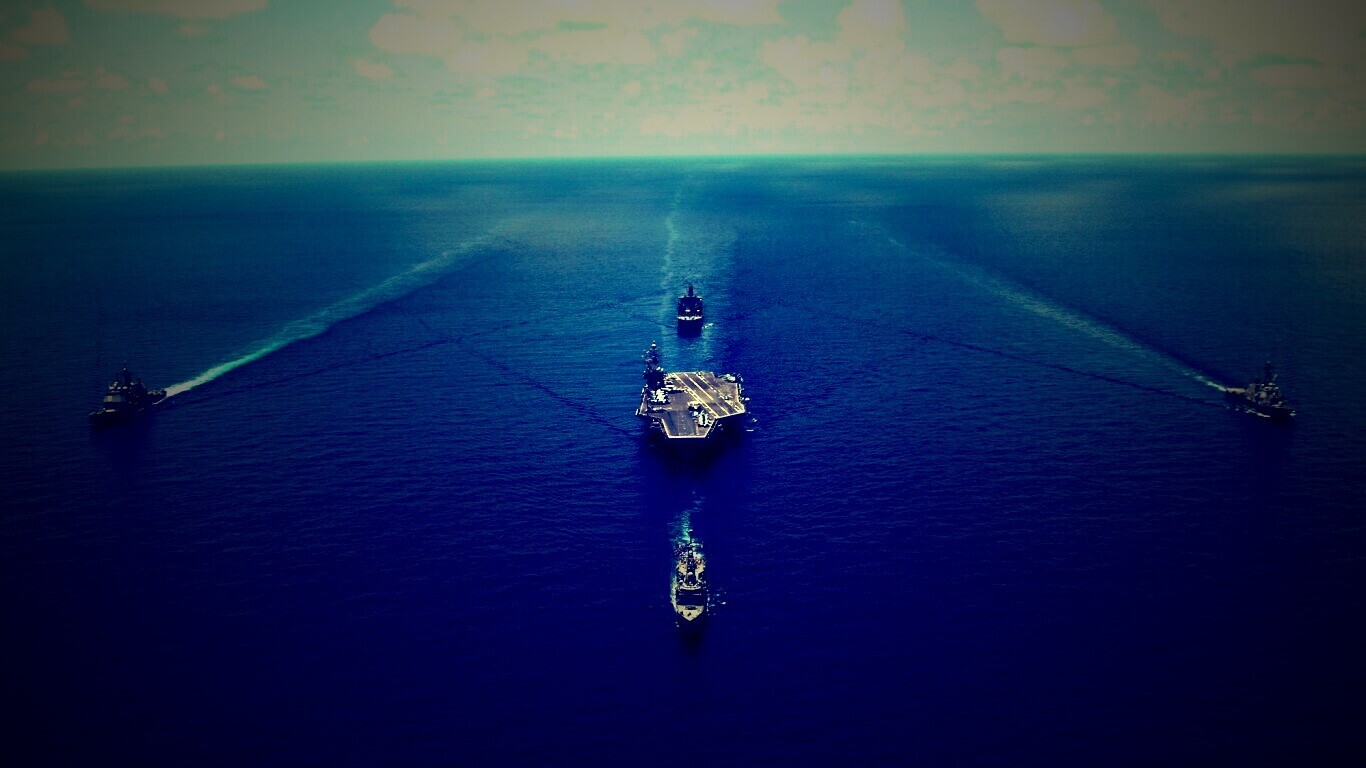 Авианосец с эскортом обои