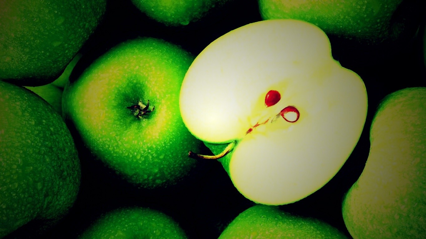 Вкусные свежие яблоки обои