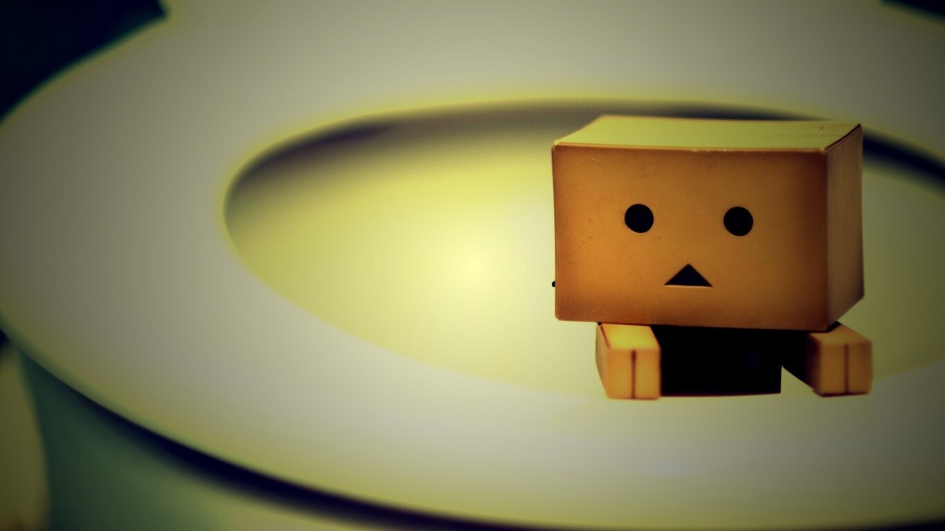 Danbo в унитазе обои