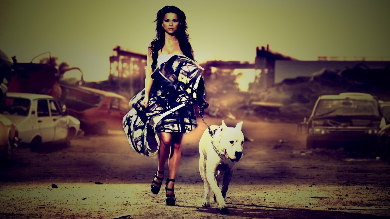 Девушка с питбулем обои