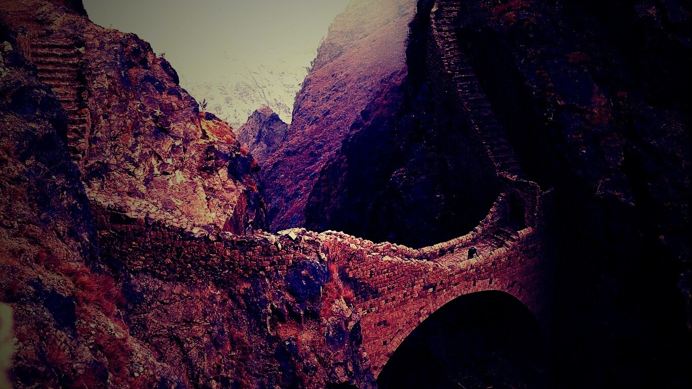 Путь в скалах обои