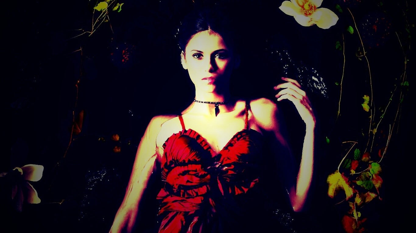 Женщина в красном платье обои