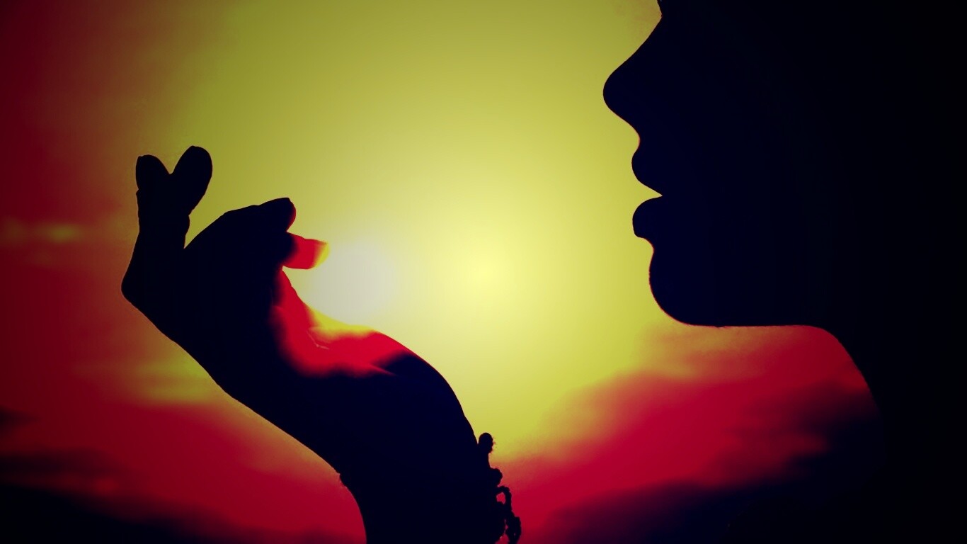 Солнце в ладони обои