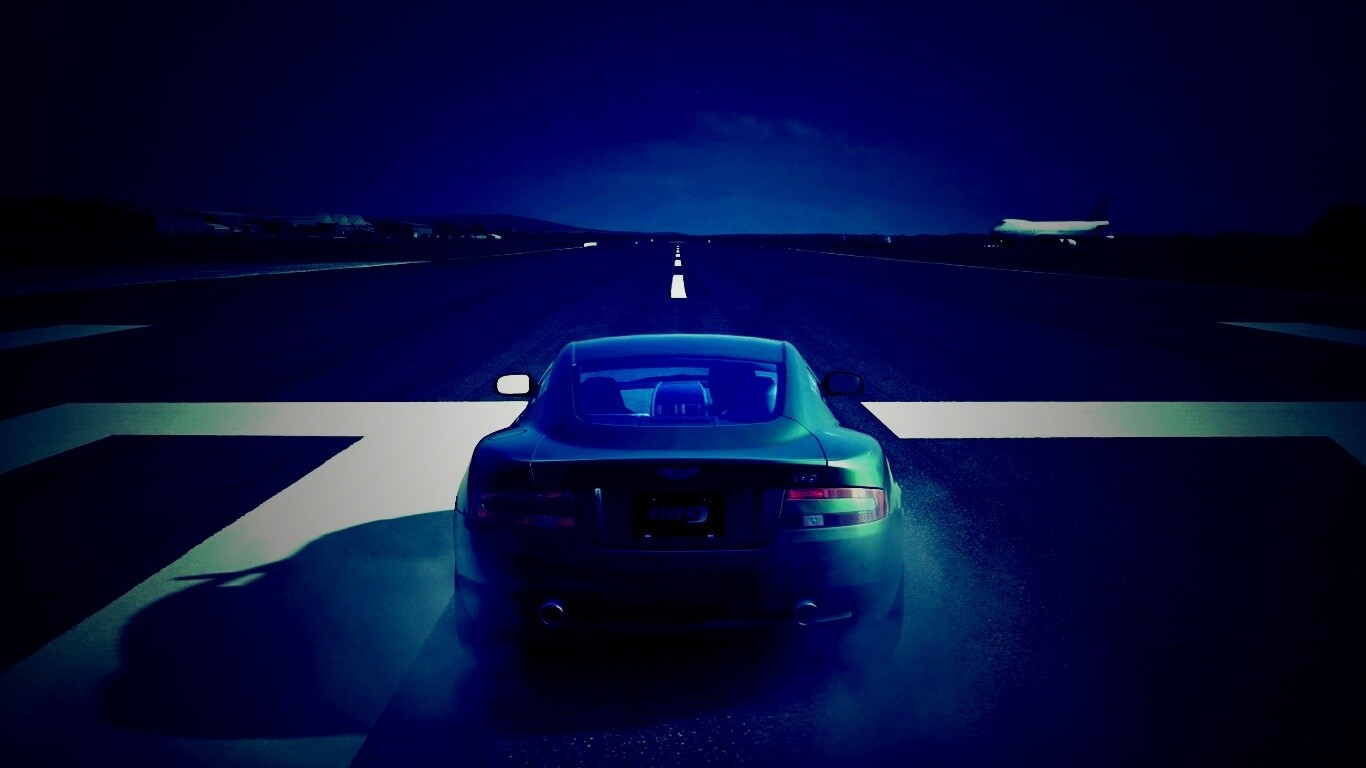 Aston на взлетной полосе обои