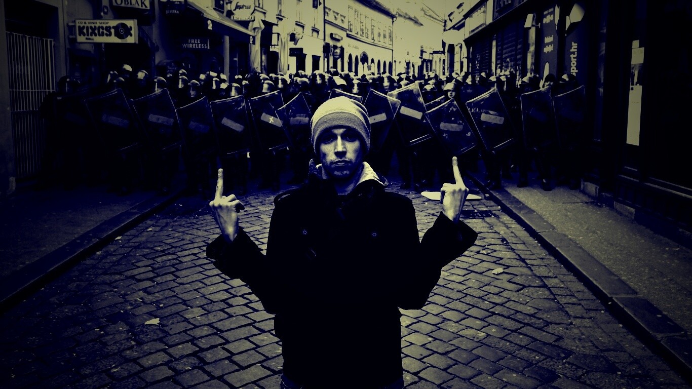 Против системы обои