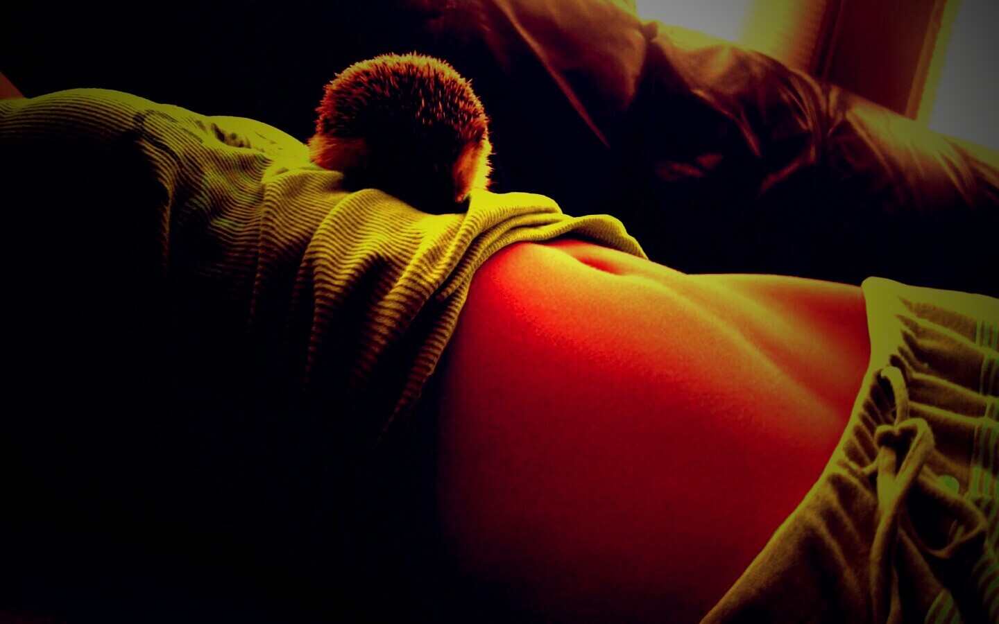 Девушка и ёжик обои