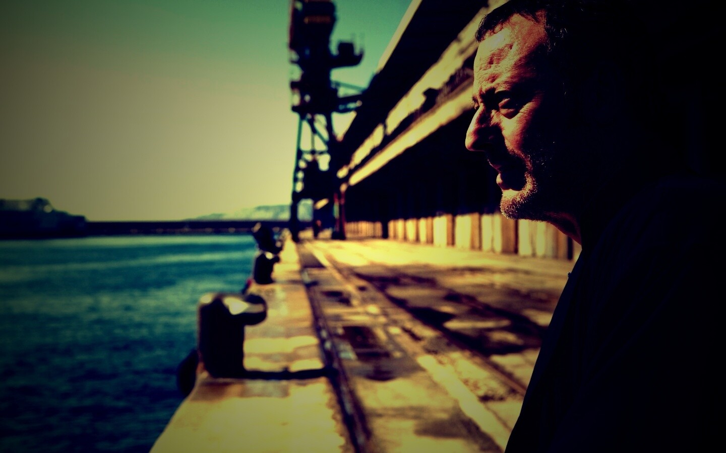 Жан Рено в порту обои