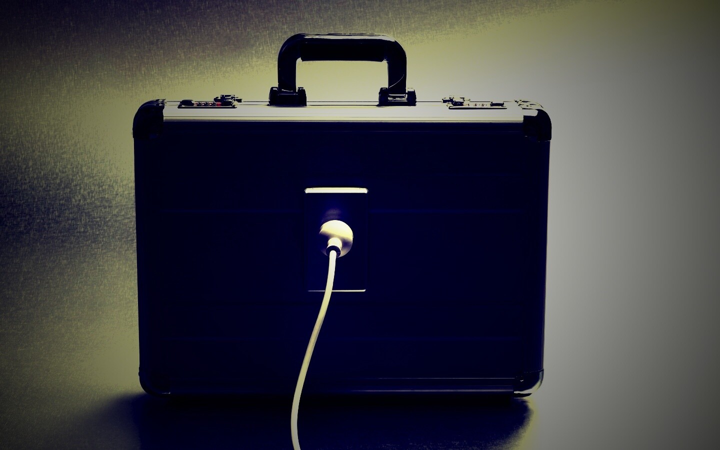 Розетка на кейсе обои