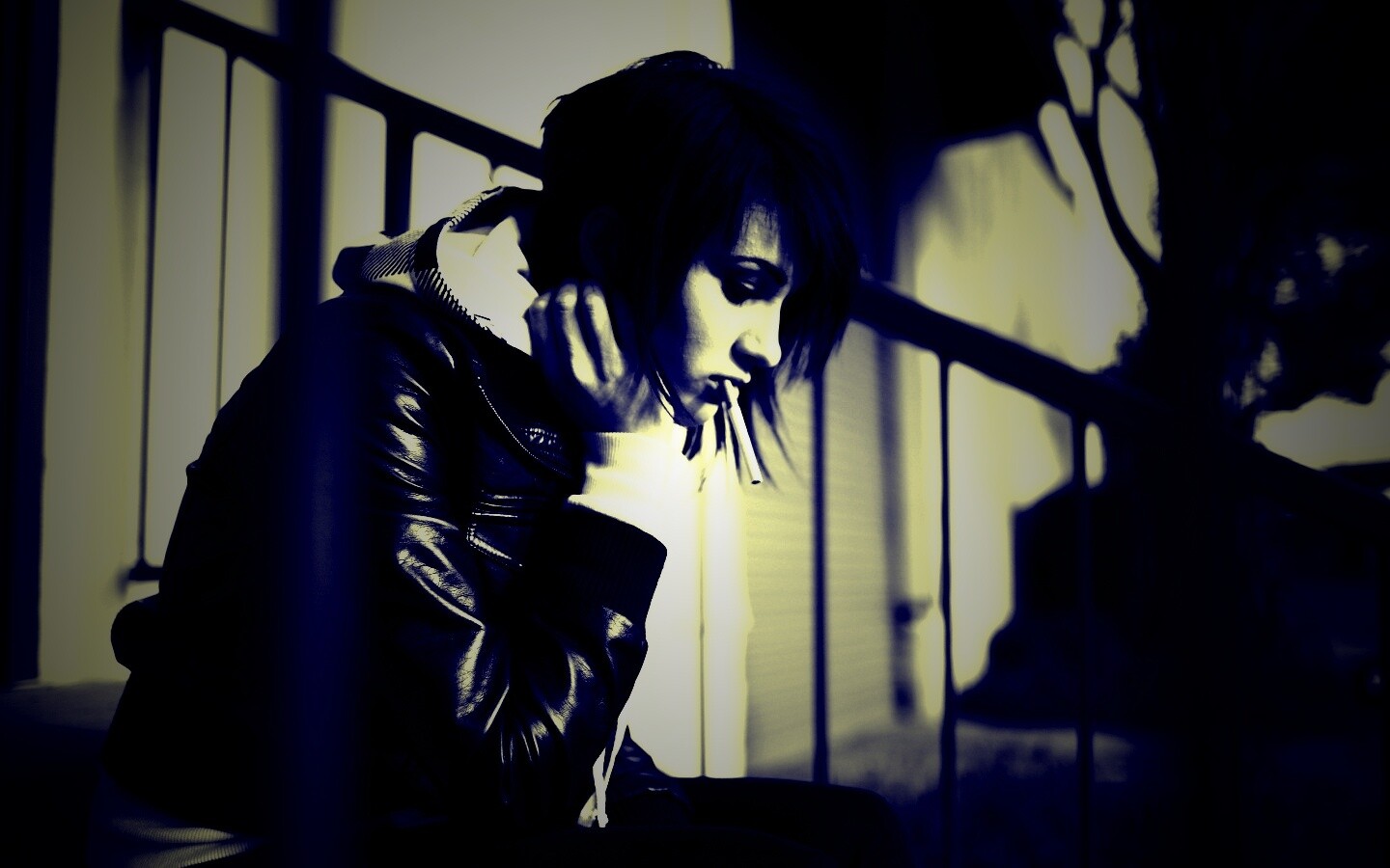 Девушка с сигаретой обои