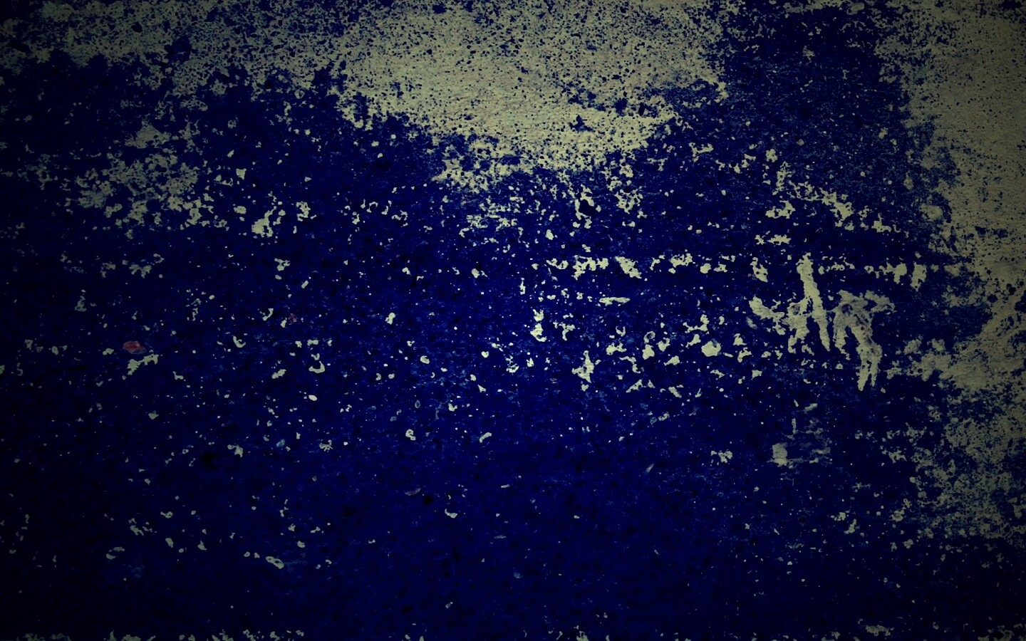 Бетонный пол с налетом белой краски обои