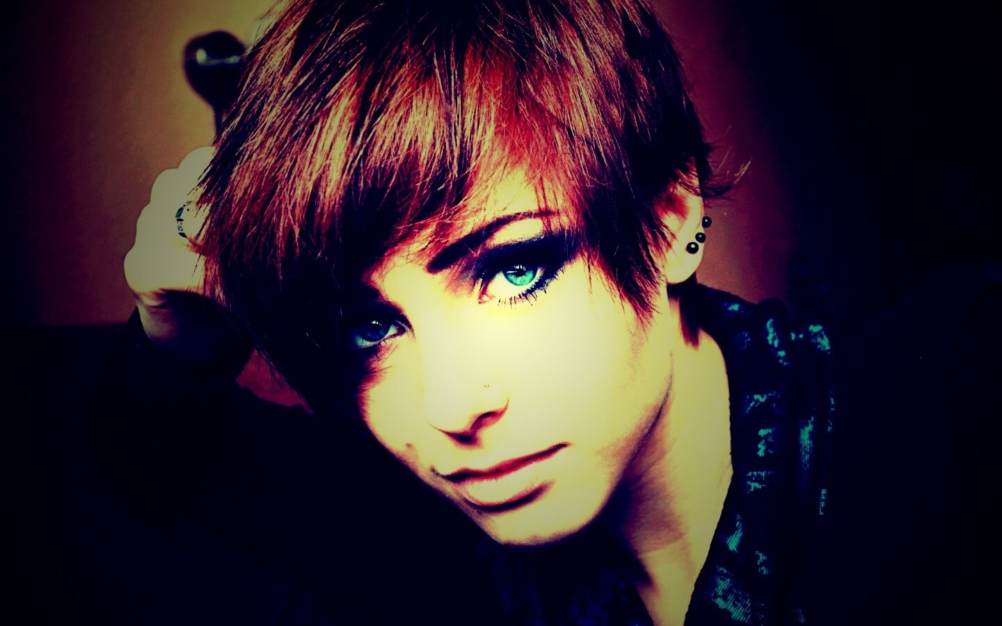 Выразительный взгляд голубых глаз обои