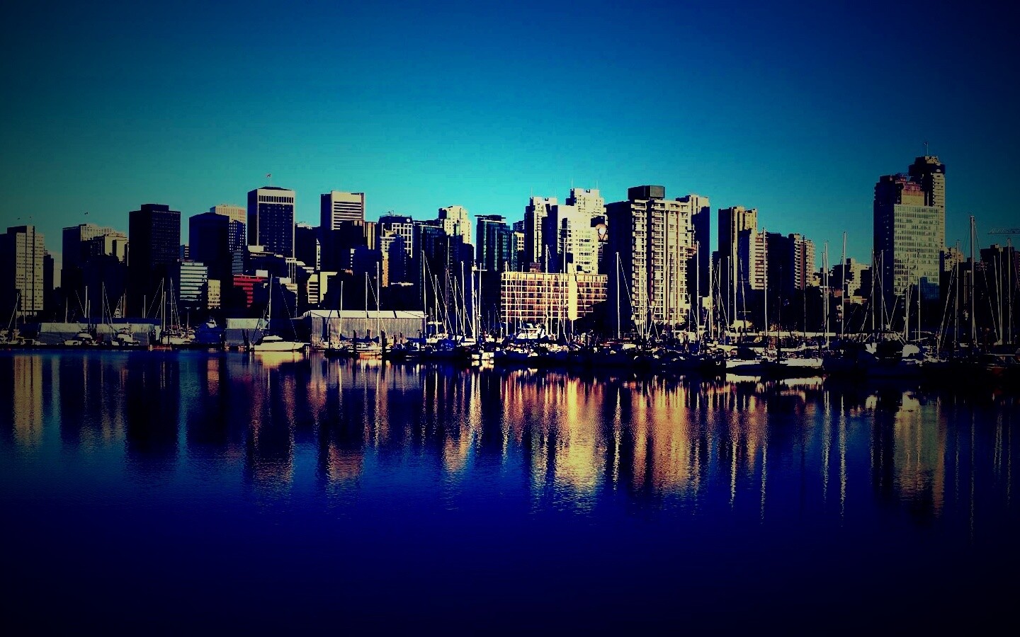 Город у воды обои