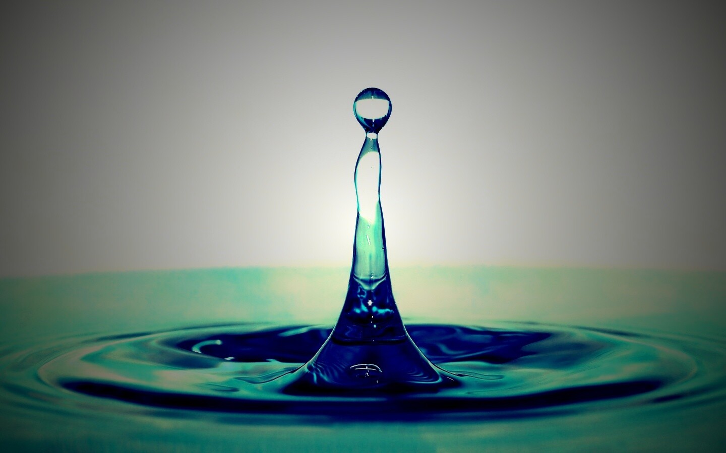 Падение капли обои