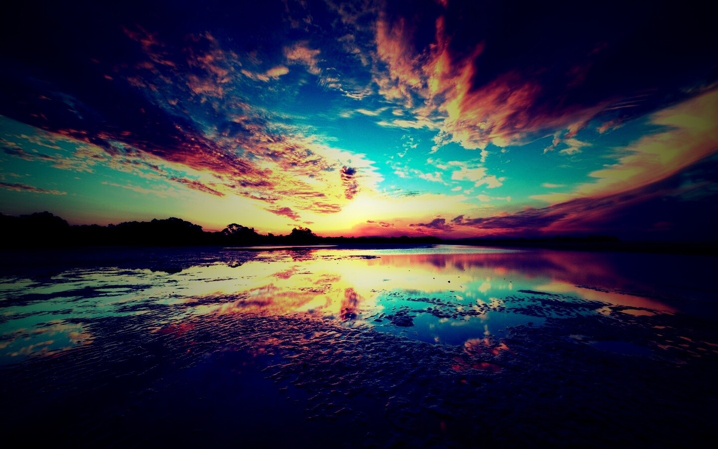 Дивный закат на озере обои