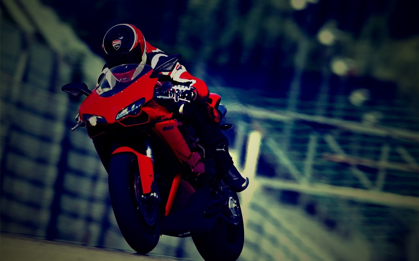 Мотоциклист на Дукати 848 обои