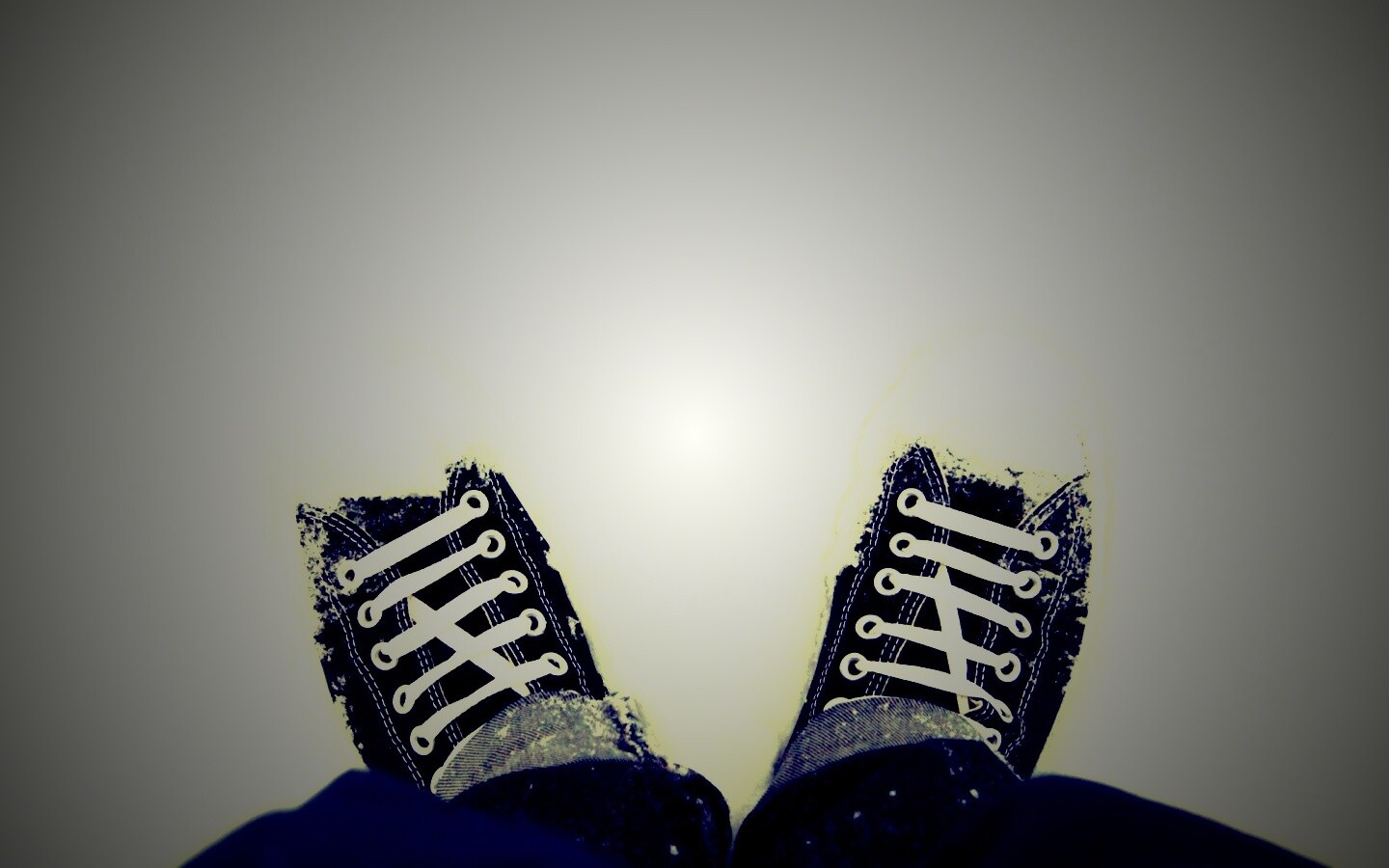 Дурак зимой в кедах обои