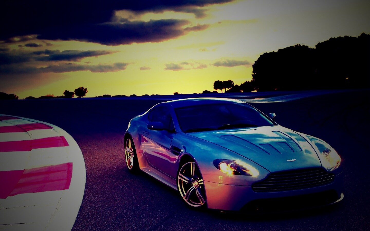 Aston Martin обои