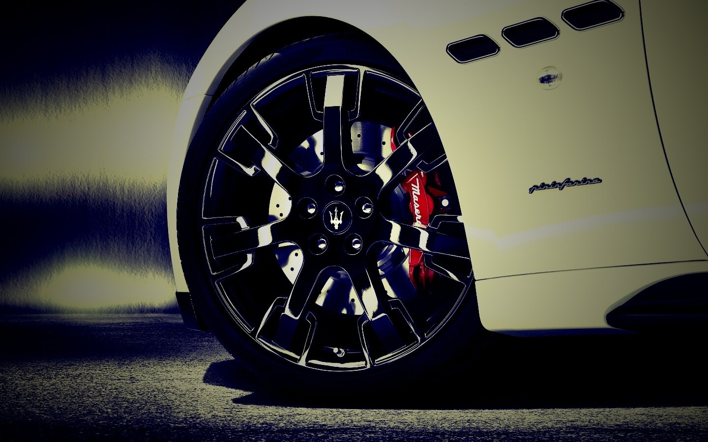 Колесу Maserati Granturismo обои